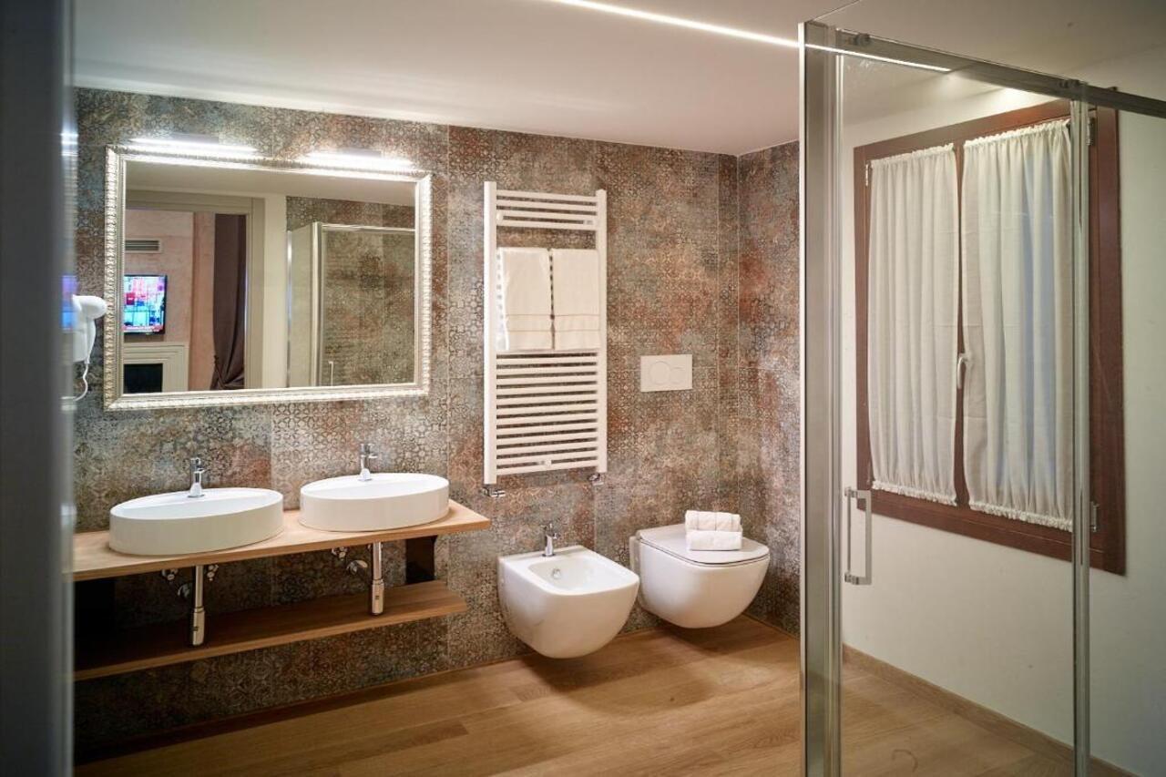 Ca' Dei Proverbi Suites - Wenice Deep Culture Venesia Bagian luar foto