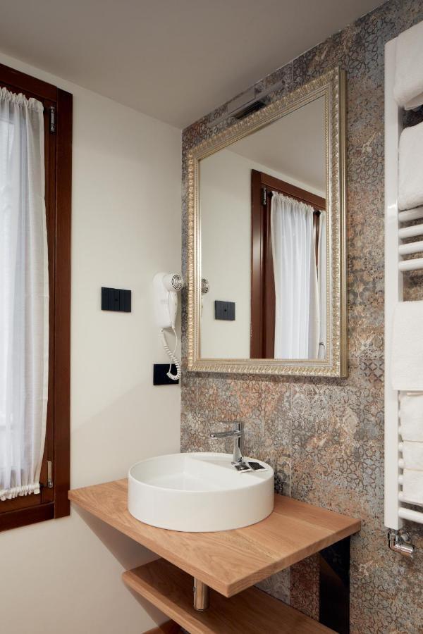 Ca' Dei Proverbi Suites - Wenice Deep Culture Venesia Bagian luar foto